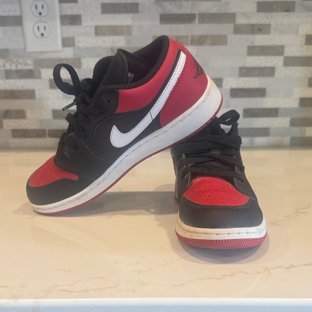 Nike Kids Black and Red Sneakers